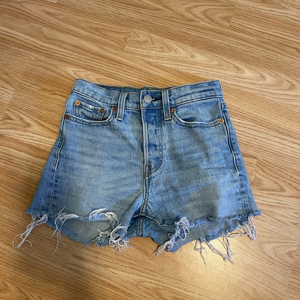 Womens Levis shorts